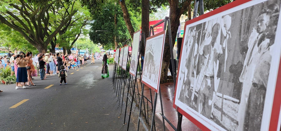 Trưng bày, triển lãm ảnh nghệ thuật về vùng đất Tây Nguyên, văn hóa các dân tộc thiểu số Tây Nguyên, danh lam thắng cảnh của tỉnh Đắk Lắk chào mừng Lễ quốc khánh 2/9