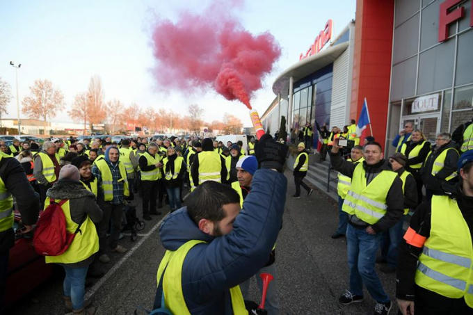 Phong trào biểu tình của những người áo vàng khiến nước Pháp lao đao thời gian dài.