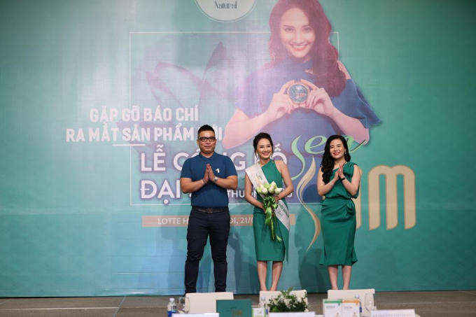 Cô đắt xô hơn sau thành công phim Sống chung với mẹ chồng. Mới đây cô được nhận lời mời làm đại sứ thương hiệu được đánh giá là giải pháp hoàn hảo từ thiên nhiên cho vóc dáng và sức khỏe.