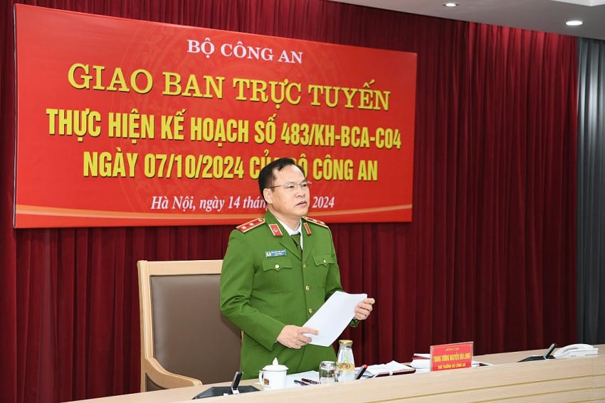 Trung tướng Nguyễn Văn Long, Thứ trưởng Bộ Công an chủ trì Hội nghị. Ảnh C04