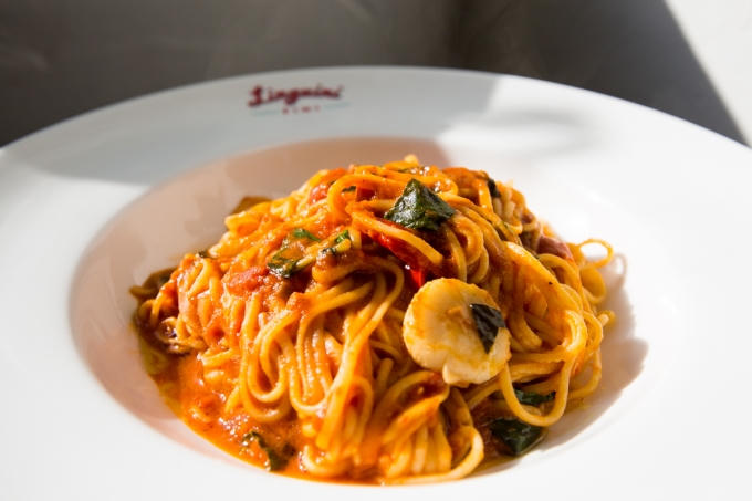 Bạn cũng có thể chọn cho mình những suất mỳ Ý với đủ hương vị.