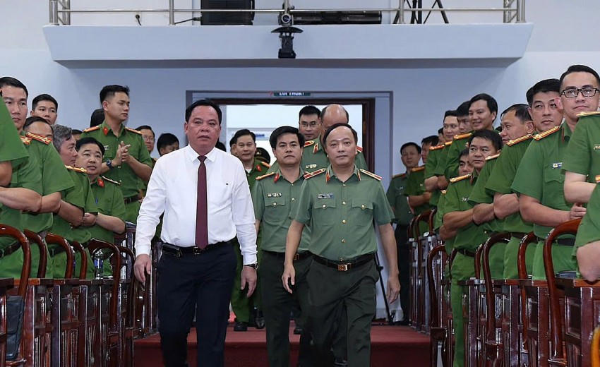 Thiếu tướng Đặng Hồng Đức, Thứ trưởng Bộ Công an dự hội nghị công tác Công an tỉnh Đồng Nai năm 2025.