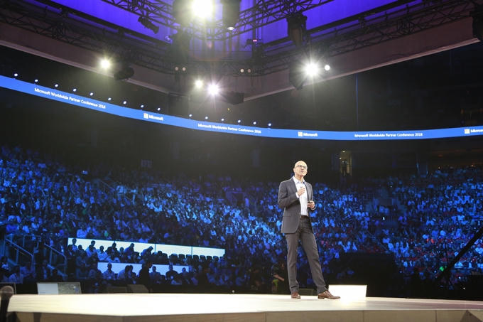 Ông Satya Nadella, CEO của Microsoft phát biểu.