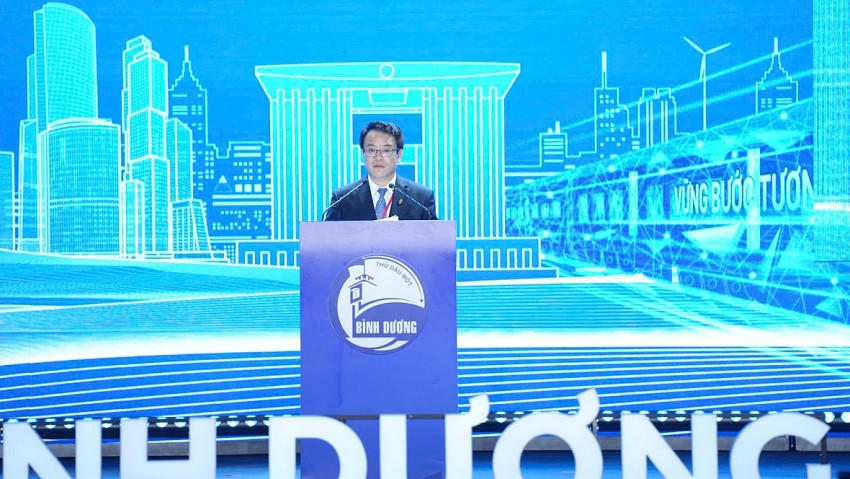 Ông Trần Quốc Vương, Thứ trưởng Bộ Kế hoạch đầu tư đã công bố Quyết định số 790/QĐ-TTg của Thủ tướng Chính phủ, phê duyệt Quy hoạch tỉnh Bình Dương.