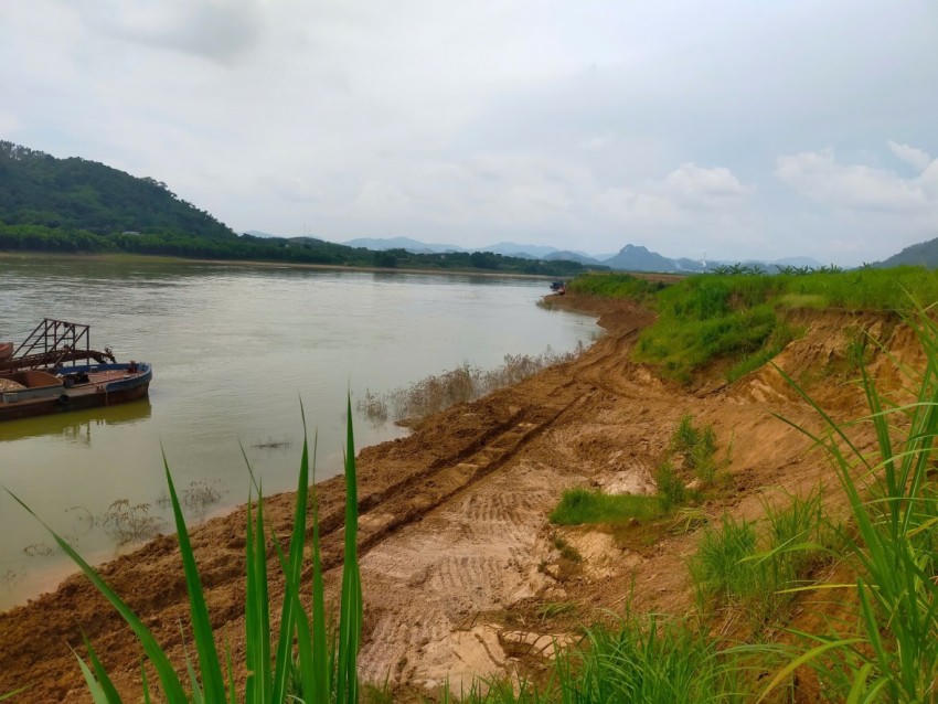 Một đoạn sông Lô đoạn qua xã Phù Lưu, tỉnh Tuyên Quang.