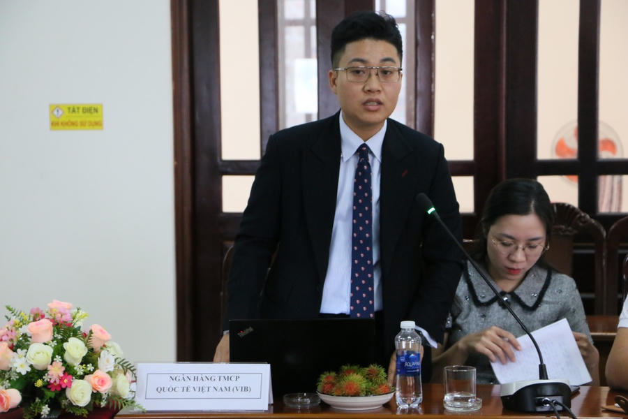 Đại diện ngân hàng VIB trình bày ý kiến