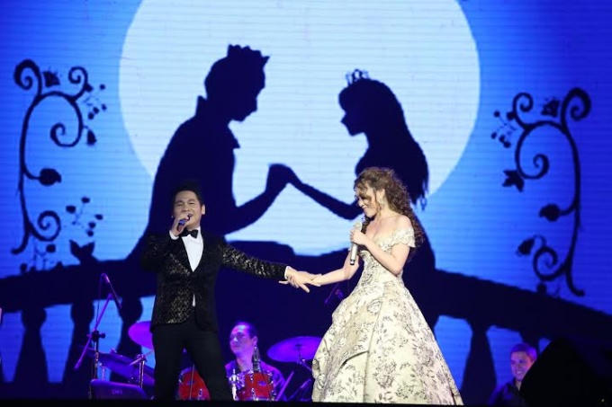 Mỹ Tâm và Trọng Tấn cùng nắm tay nhau