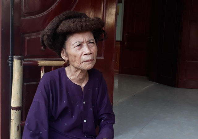 Thanh Hóa: Kỳ lạ cụ bà sở hữu “bộ tóc rồng” dài gần 3m