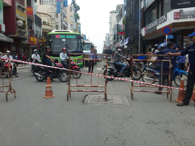 Hiện trường bị phong tỏa để khắc phục sự cố.