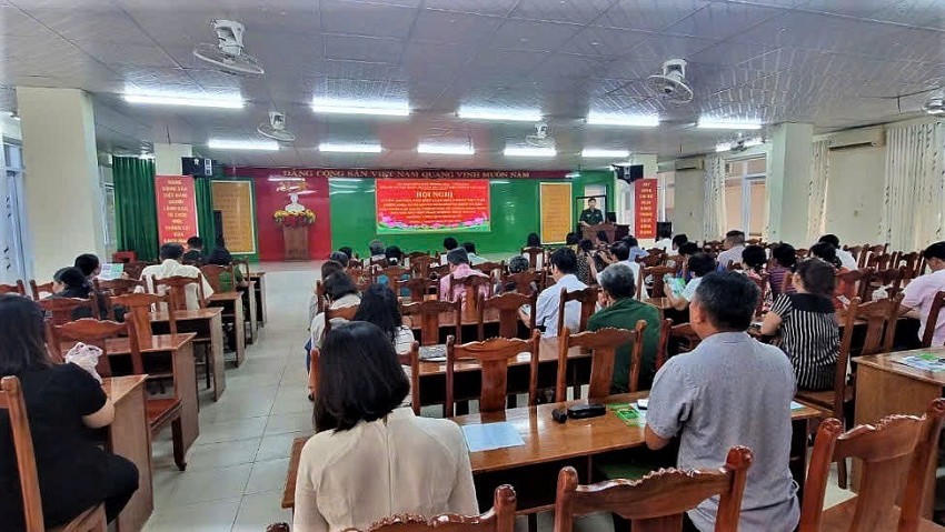 Toàn cảnh hội nghị.