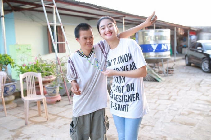 Ngất ngây với loạt ảnh đời thường của tân Hoa hậu Bản sắc Việt Toàn cầu 2016