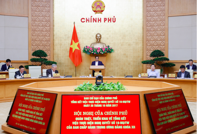 Thủ tướng Phạm Minh Chính chủ trì Hội nghị quán triệt, triển khai về tổng kết việc thực hiện Nghị quyết số 18 của Ban Chấp hành Trung ương Đảng khóa 12 về "Một số vấn đề về tiếp tục đổi mới, sắp xếp tổ chức bộ máy của hệ thống chính trị tinh gọn, hoạt động hiệu lực, hiệu quả". Ảnh: Nhật Bắc