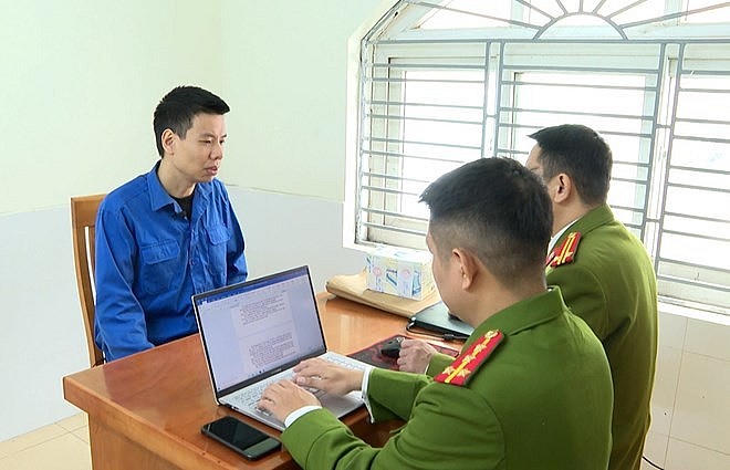 Đối tượng Phạm Thành Dương tại cơ quan điều tra. Ảnh: Công an Hải Phòng