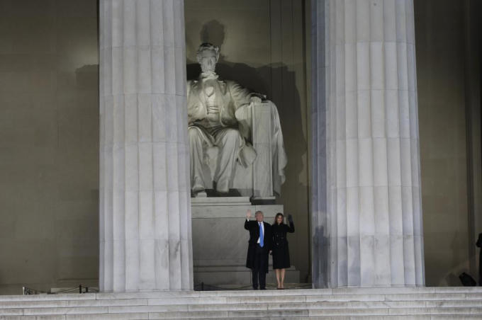 Tổng thống đắc cử Donald Trump và phu nhân Melania Trump. (Ảnh: Reuters)