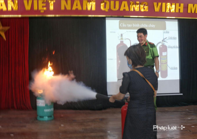 2e4955f69675642b3d64