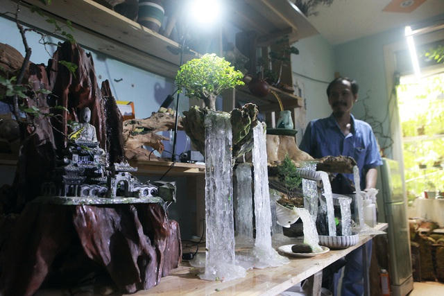 Những “tiểu cảnh bay” rất độc đáo trong căn phòng rộng khoảng gần 10m2 của anh Đinh Hữu Huỳnh trên đường Khương Đình (quận Thanh Xuân, Hà Nội).