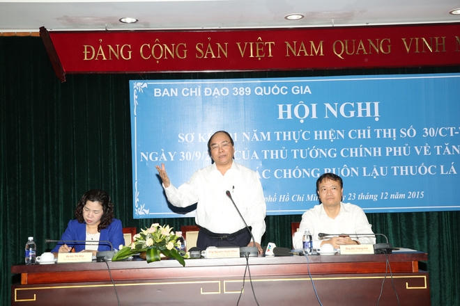 Phó Thủ tướng Nguyễn Xuân Phúc yêu cầu mở đợt tấn công thuốc lá lậu dịp Tết Nguyên đán 2016.