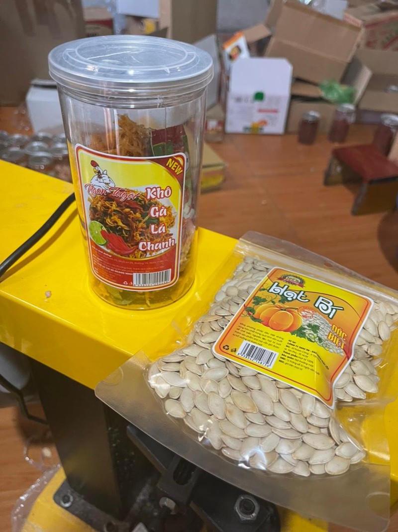 Thanh H&oacute;a: Ph&aacute;t hiện cơ sở kinh doanh thực phẩm c&oacute; dấu hiệu giả mạo nh&atilde;n hiệu ảnh 2