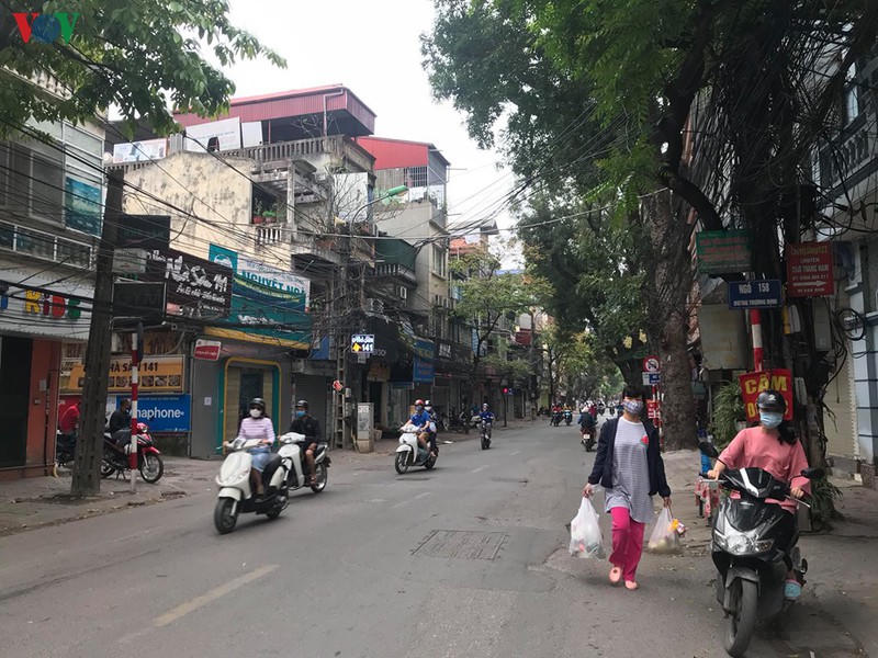 anh: nguoi ha noi binh tinh trong nhung ngay