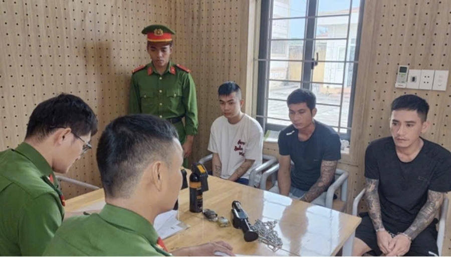 Tại cơ quan công an các đối tượng đã thừa nhận hành vi phạm tội của mình