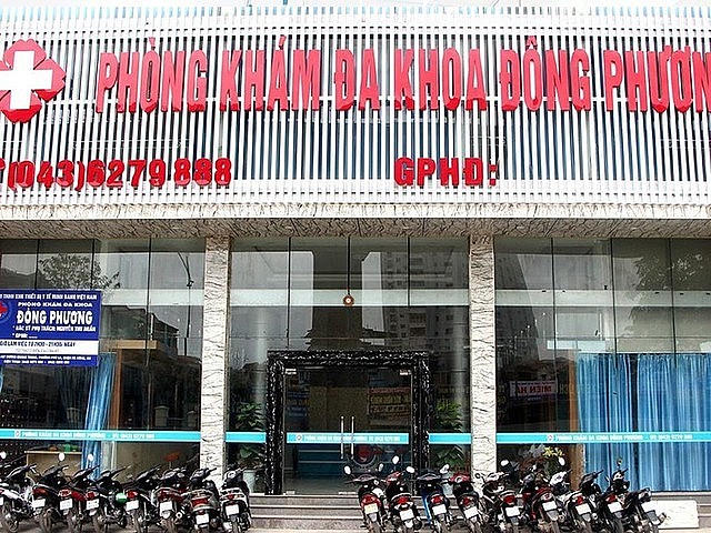 Phòng khám đa khoa Đông Phương bị xử phạt 135 triệu đồng kèm theo tước giấy phép hoạt động trong thời gian 03 tháng.