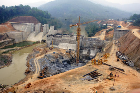 Dự án thủy điện Bắc Giàng thi công thời điểm tháng 4/2011 - Ảnh báo Lạng Sơn.