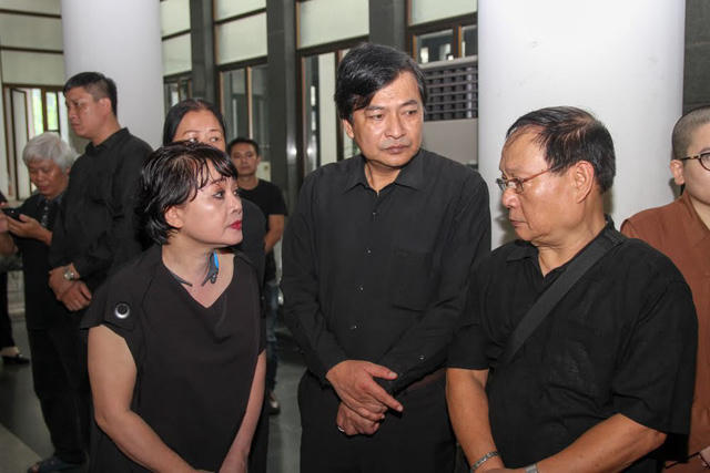 Mỗi lần nhắc đến đạo diễn Phạm Đ&ocirc;ng Hồng, NSND Quốc Anh lại kh&ocirc;ng k&igrave;m được nước mắt.