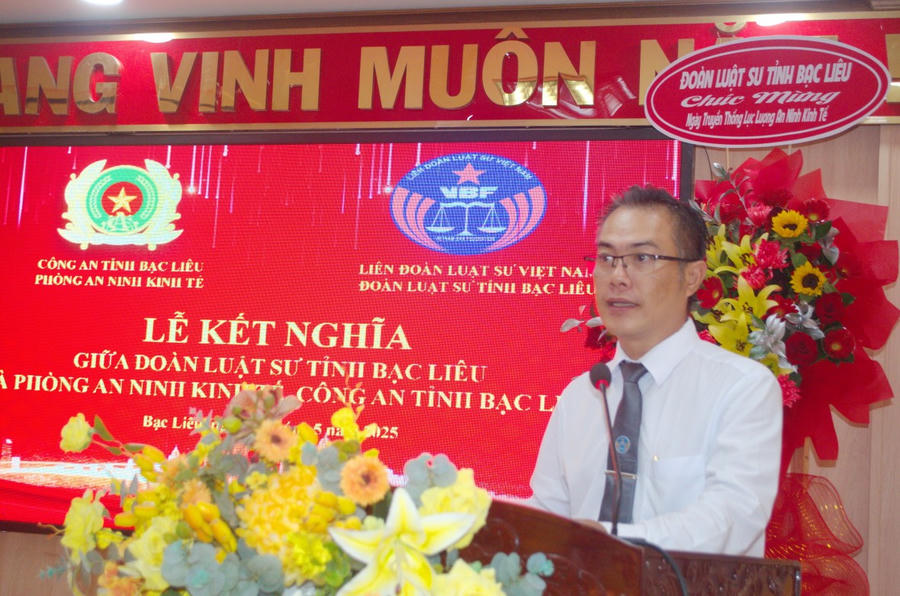 Luật sư Nguyễn Duy Sơn - Chủ nhiệm Đoàn Luật sư tỉnh Bạc Liêu, phát biểu tại lễ kết nghĩa.