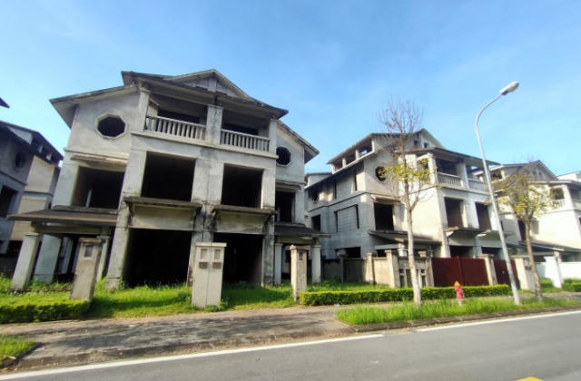 Biệt thự vắng bóng cư dân, dự án nhà ở đại chúng tốt nhất của CEO Group cũng “ế”