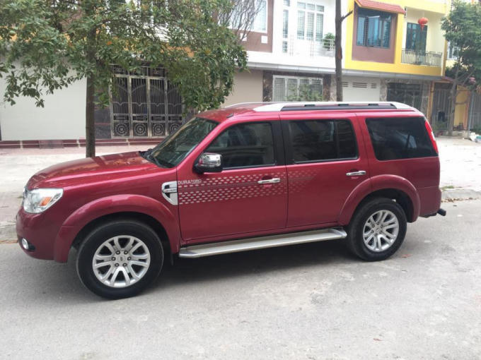 Xe thuộc đời cuối cùng của dòng xe Ford Everest Limited nên có hành trình điều khiển tự động.