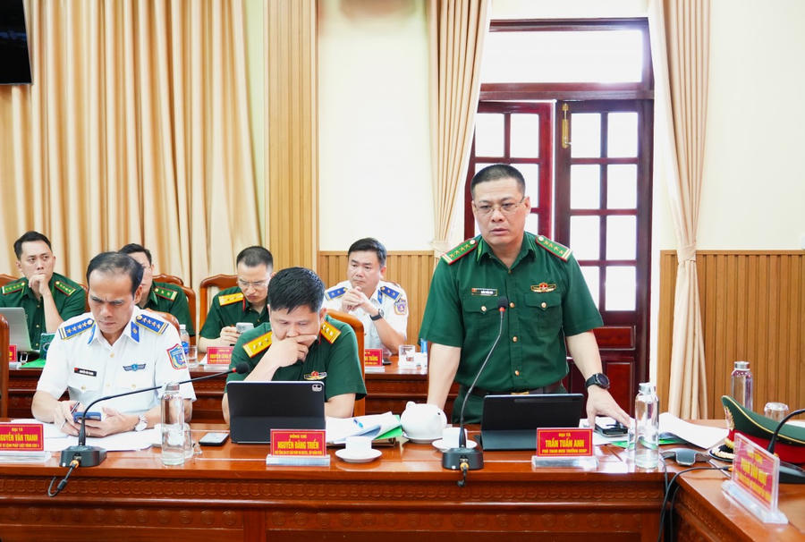 Đại tá Trần Tuấn Anh – Phó Tham mưu trưởng BĐBP phát biểu tại buổi kiểm tra.