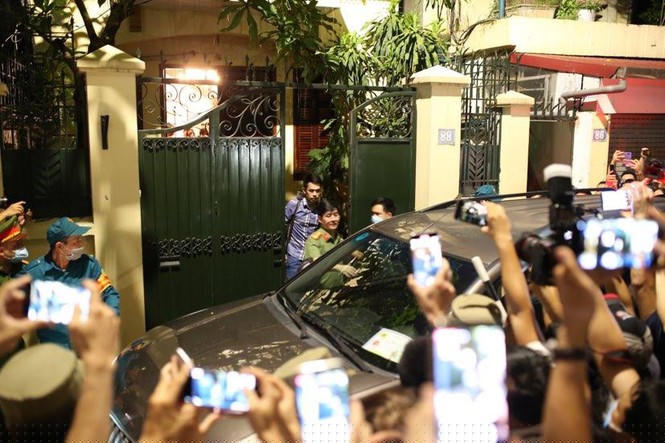 Khám xét nhà riêng, nơi làm việc của Chủ tịch Hà Nội Nguyễn Đức Chung - ảnh 3