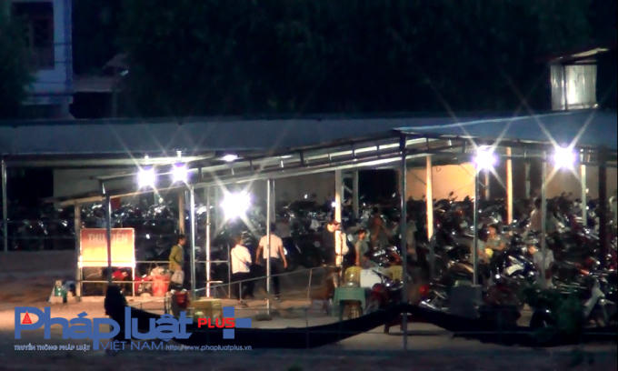 Có hàng nghìn chiếc xe may gửi tại đây mỗi ngày với mức giá gửi là 100 nghìn đồng/ tháng.