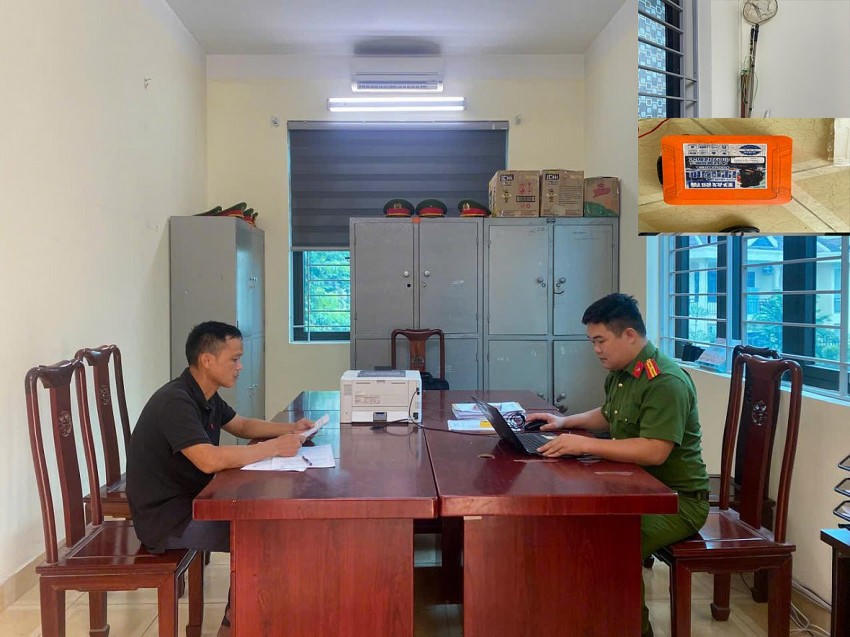 Đặng Văn Điệp cùng vật chứng tại cơ quan công an. (Ảnh: Công an Tuyên Quang).