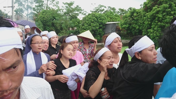 Những giọt nước mắt nghẹn ngào...