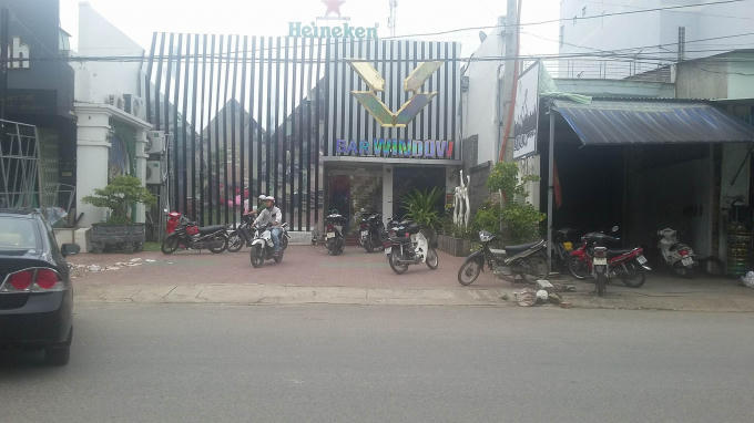 Quang cảnh bên ngoài quán bar nơi xảy ra vụ việc.