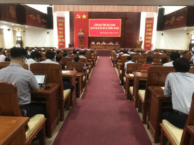 Lanh dao phuong, xa, TT tham du - HG