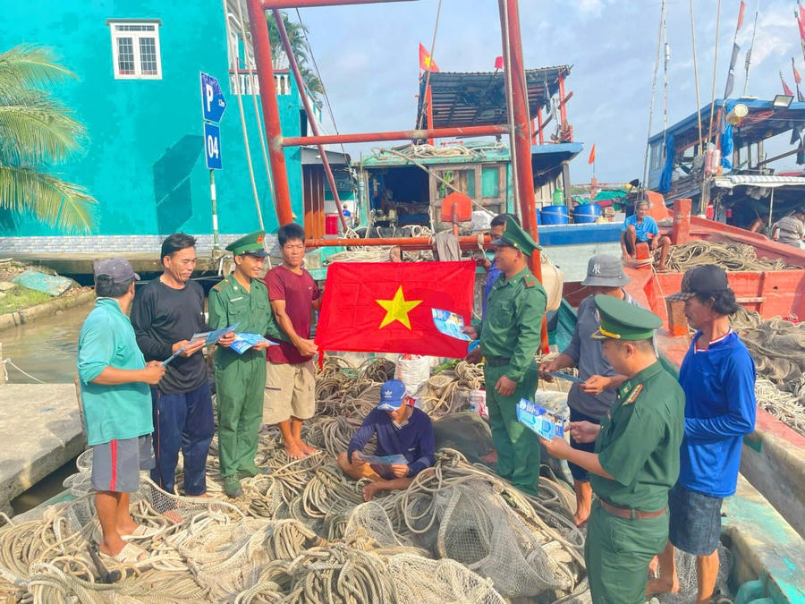 Lực lượng chức năng tỉnh Cà Mau thường xuyên tuyên truyền cho chủ tàu cá, đồng thời xử lý vi phạm trong khai thác và bảo vệ nguồn lợi thủy sản trên địa bàn quản lý.