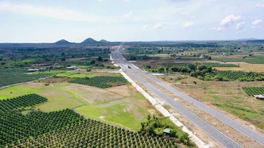 Hiện trạng xây dựng công trình Dự án làm mới đường trục ven biển ĐT.719B đoạn từ quốc lộ 1 đến cầu Suối Nhum.