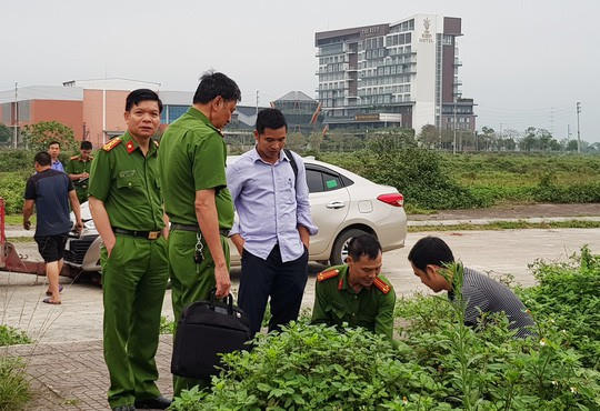 Lực lượng cảnh sát đang điều tra, làm rõ vụ việc tại hiện trường gây án