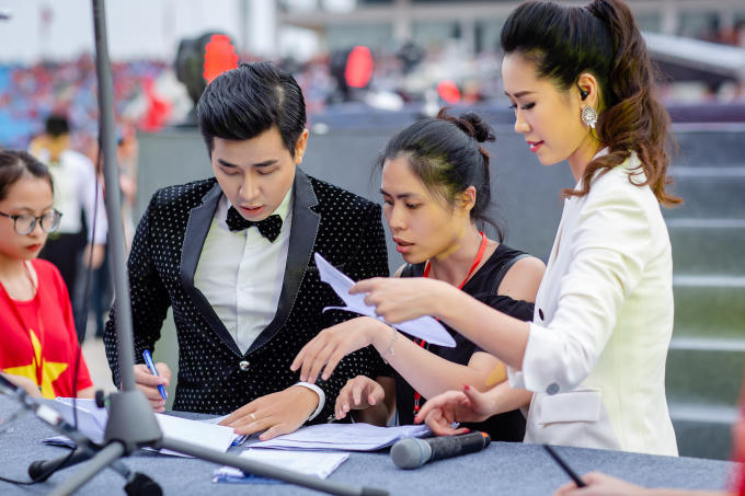 Nguyên Khang: Thầy Seo thân thiện, Tiến Dũng thông minh, Văn Toàn lém lỉnh