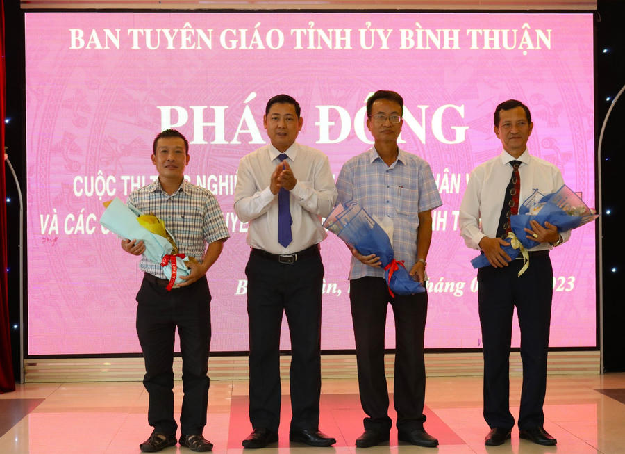 ra mắt Hội đồng giám khảo của cuộc thi