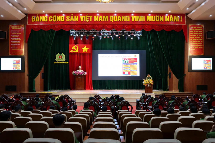 Toàn cảnh Hội nghị tập huấn công tác tuyển công dân
thực hiện nghĩa vụ tham gia Công an nhân dân năm 2026