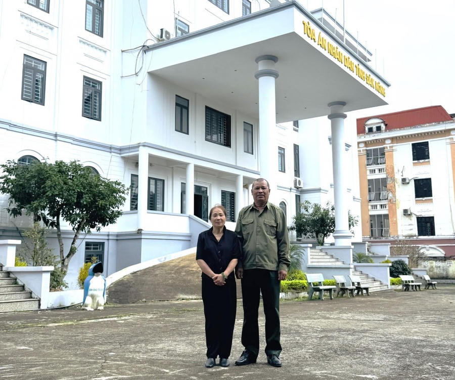 Vợ chồng ông Bùi Xuân Tài và bà Nguyễn Thị Hương Bưởi.