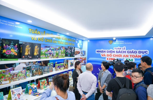 Nhận diện sách giáo dục và đồ chơi an toàn cho trẻ em
