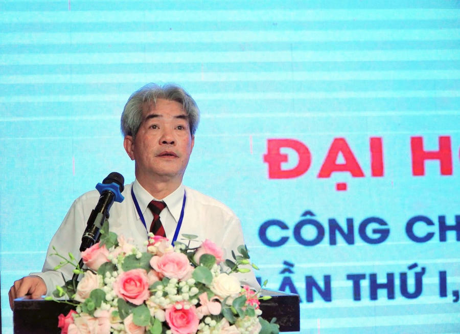 Ông Trần Văn Khái, Chủ tịch Hội Công chứng viên tỉnh An Giang phát biểu tại đại hội