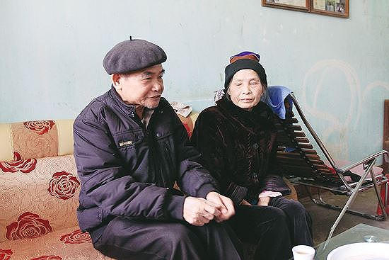 Vợ chồng ông Hoàng Trùng Dương Ảnh: Trường Phong.
