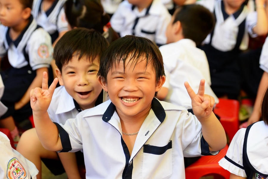 \"Học