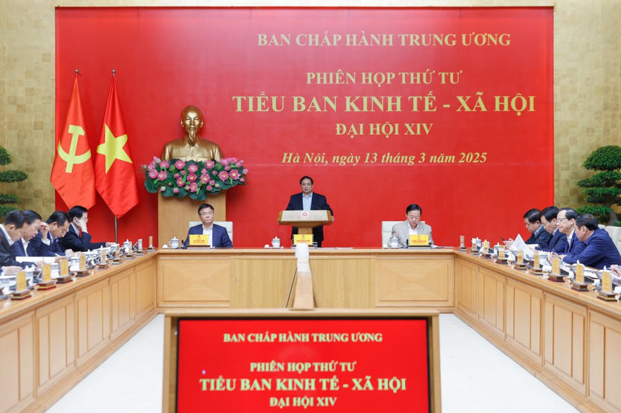 Thủ tướng nhấn mạnh những nội dung quan trọng tại phiên họp thứ tư của Tiểu ban Kinh tế-xã hội