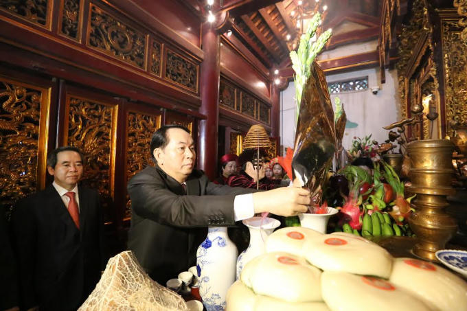Chủ tịch nước Trần Đại Quang dâng hoa tưởng nhớ các Vua Hùng.